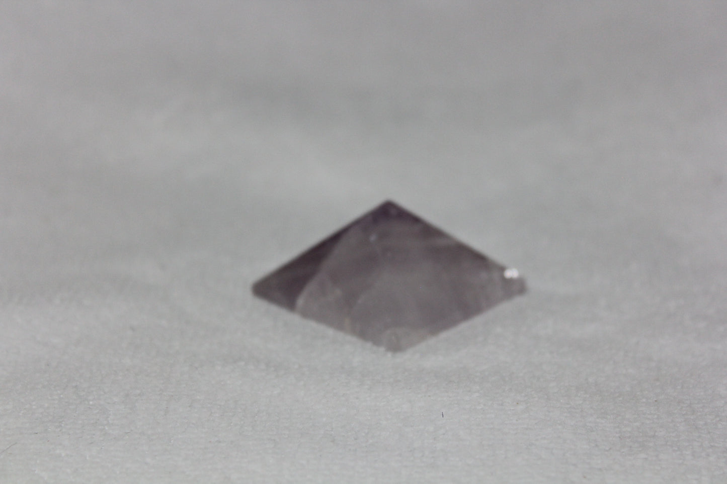 Pyramid - Amethyst - med