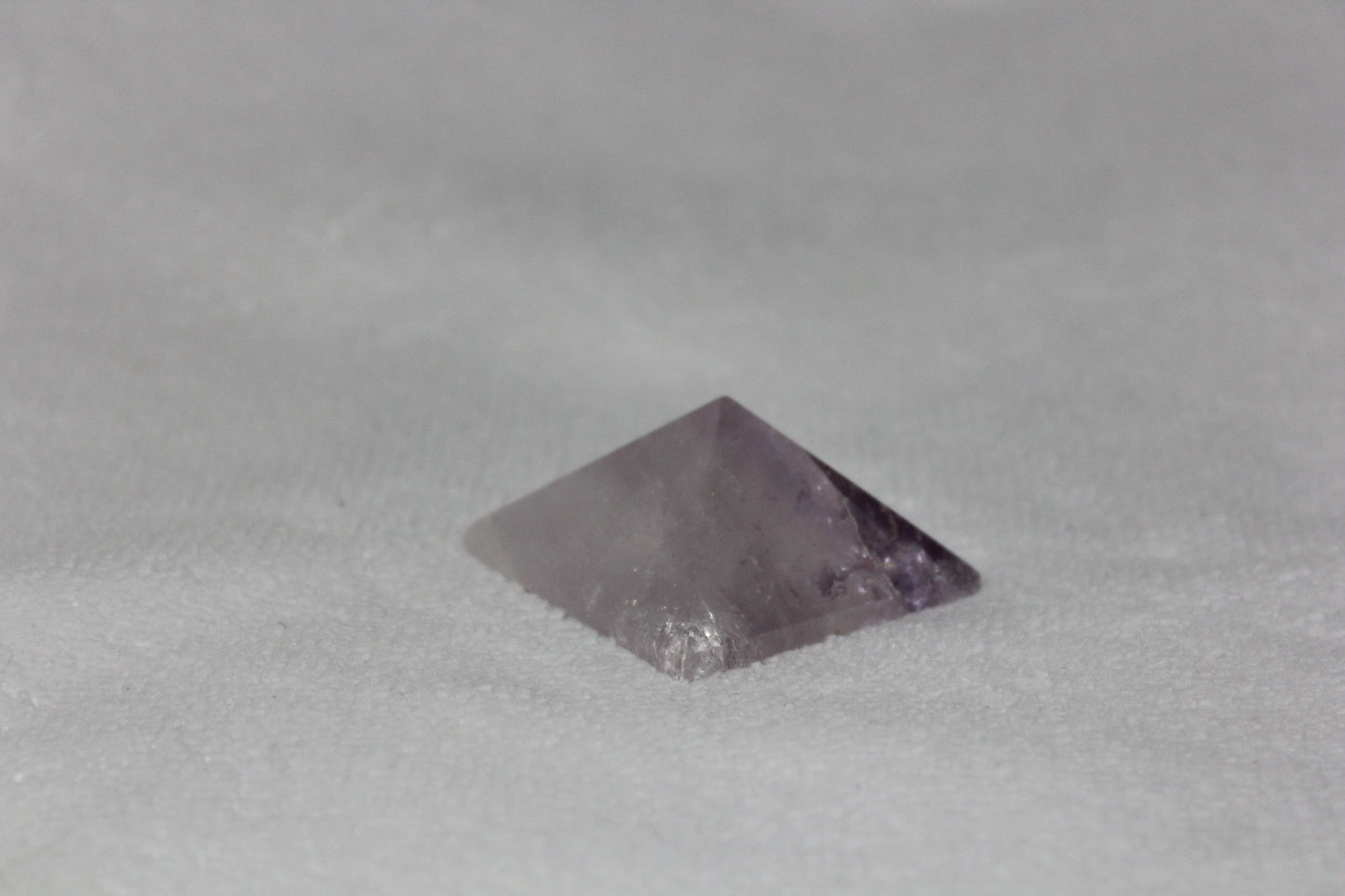 Pyramid - Amethyst - med