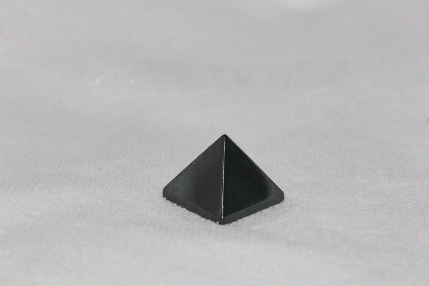 Pyramid - Hematite - sml/med