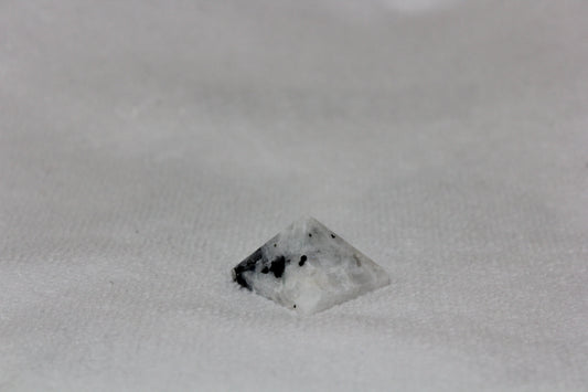 Pyramid - Moonstone - sml