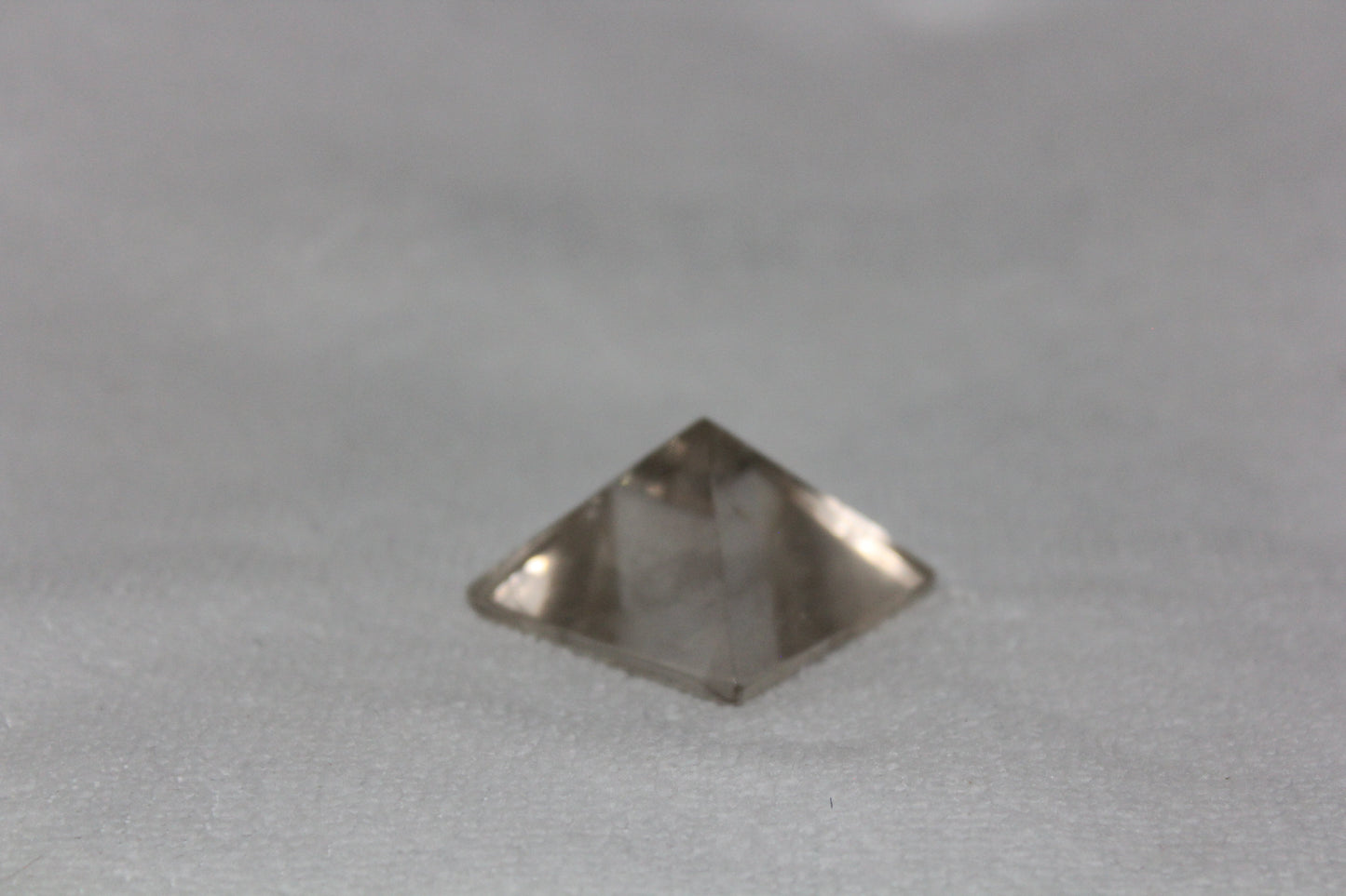 Pyramid - Quartz - Smoky - sml/med