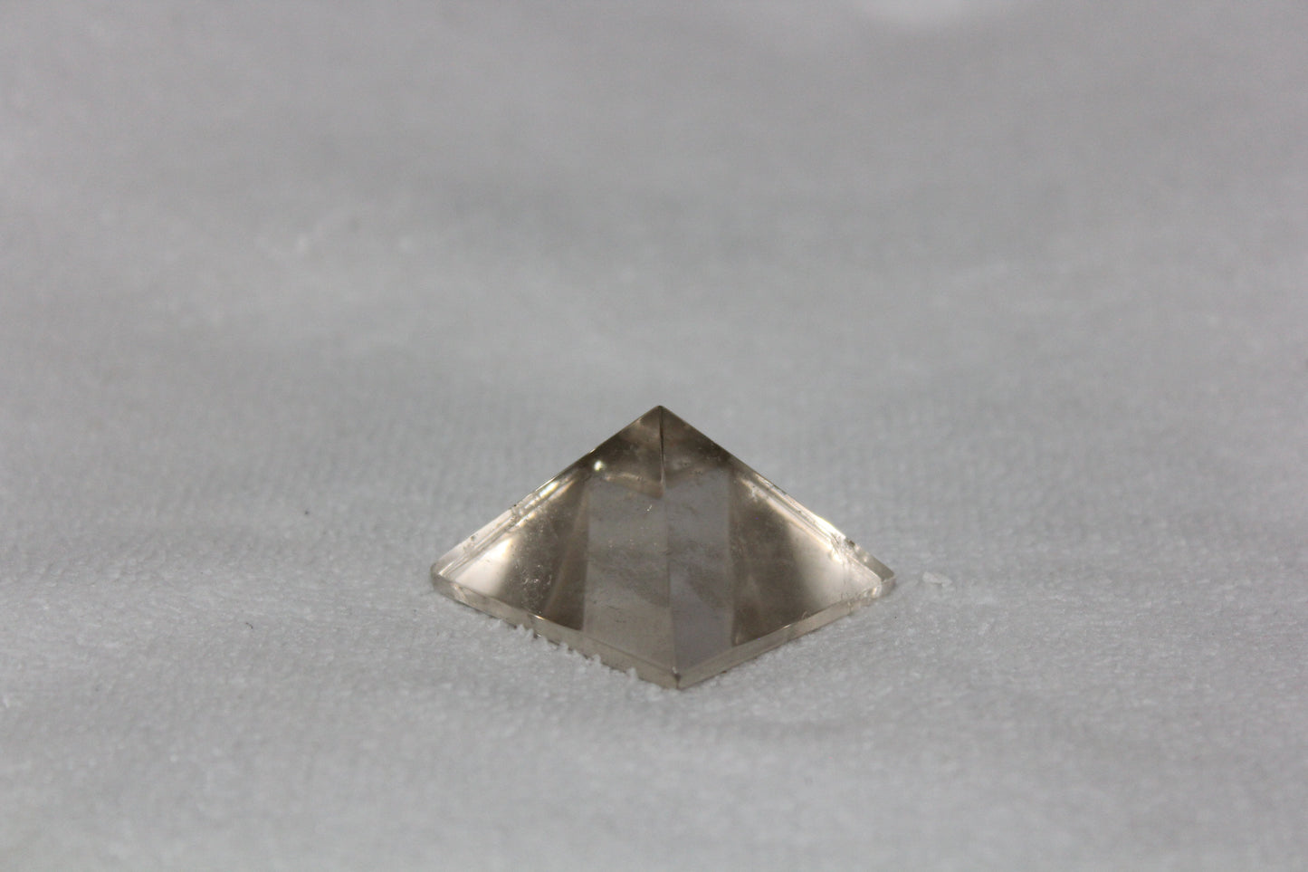 Pyramid - Quartz - Smoky - sml/med