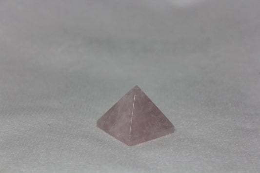 Pyramid - Quartz - Rose - sml