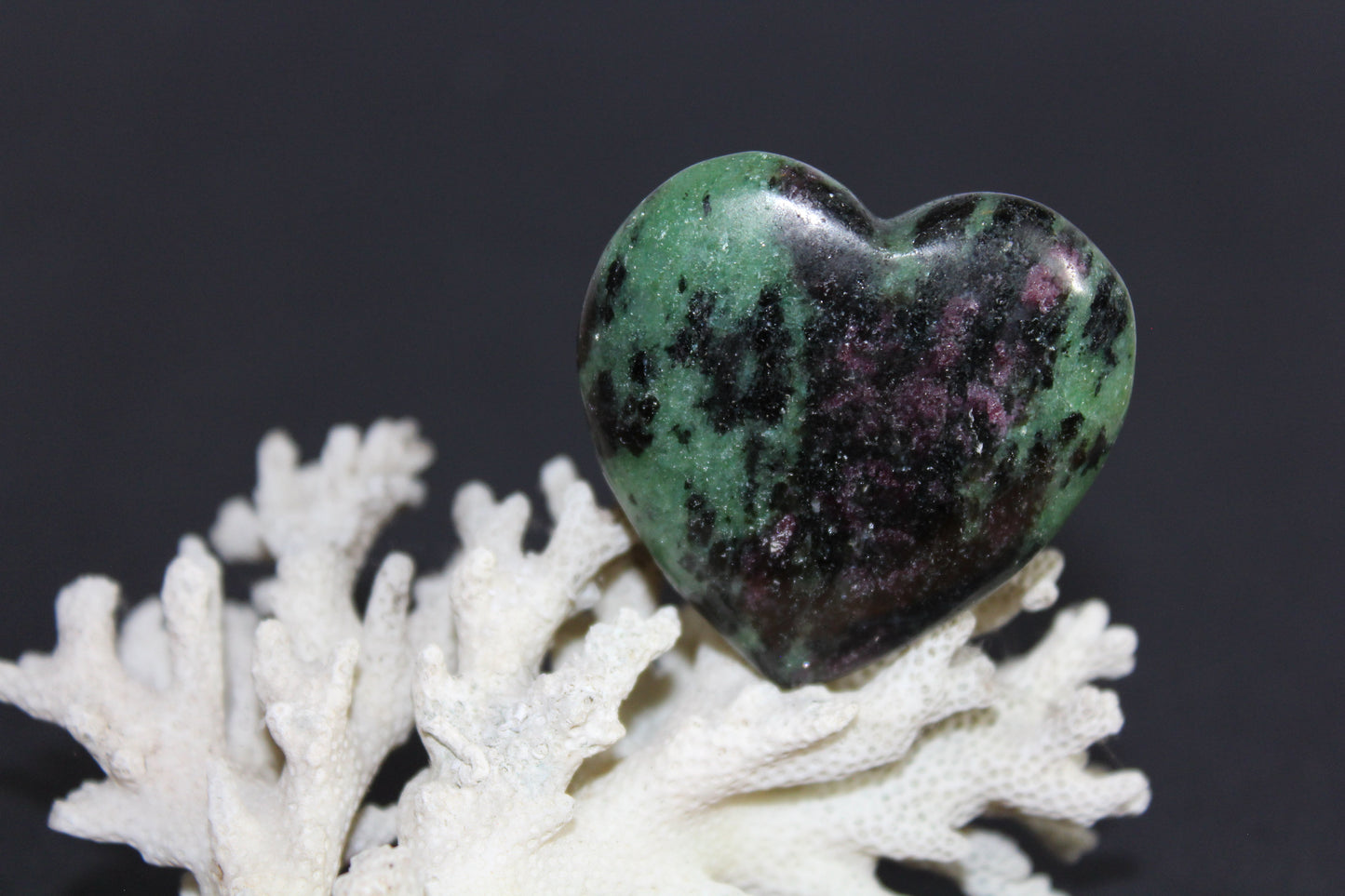 Heart - Ruby in Zoizite - med