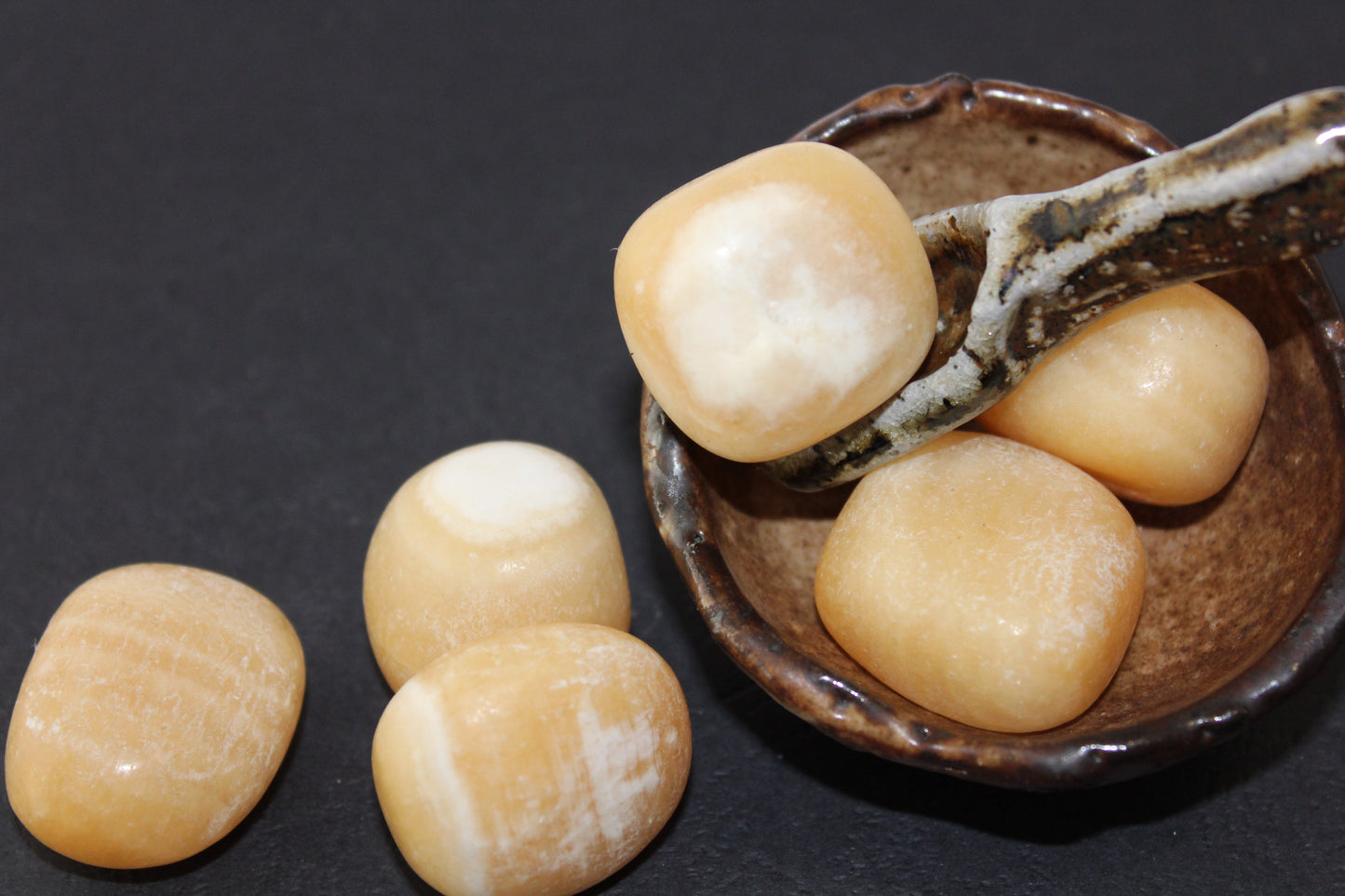 Tumbled - Honey Calcite - lge