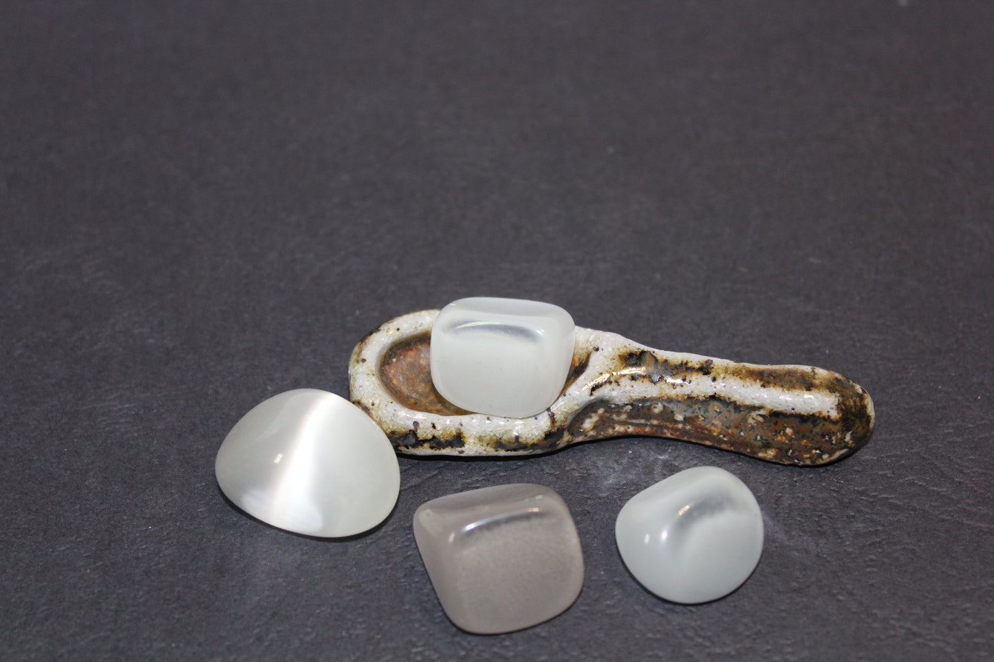 Tumbled - Cat's Eye - White