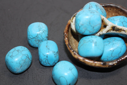 Tumbled - Blue Howlite - med