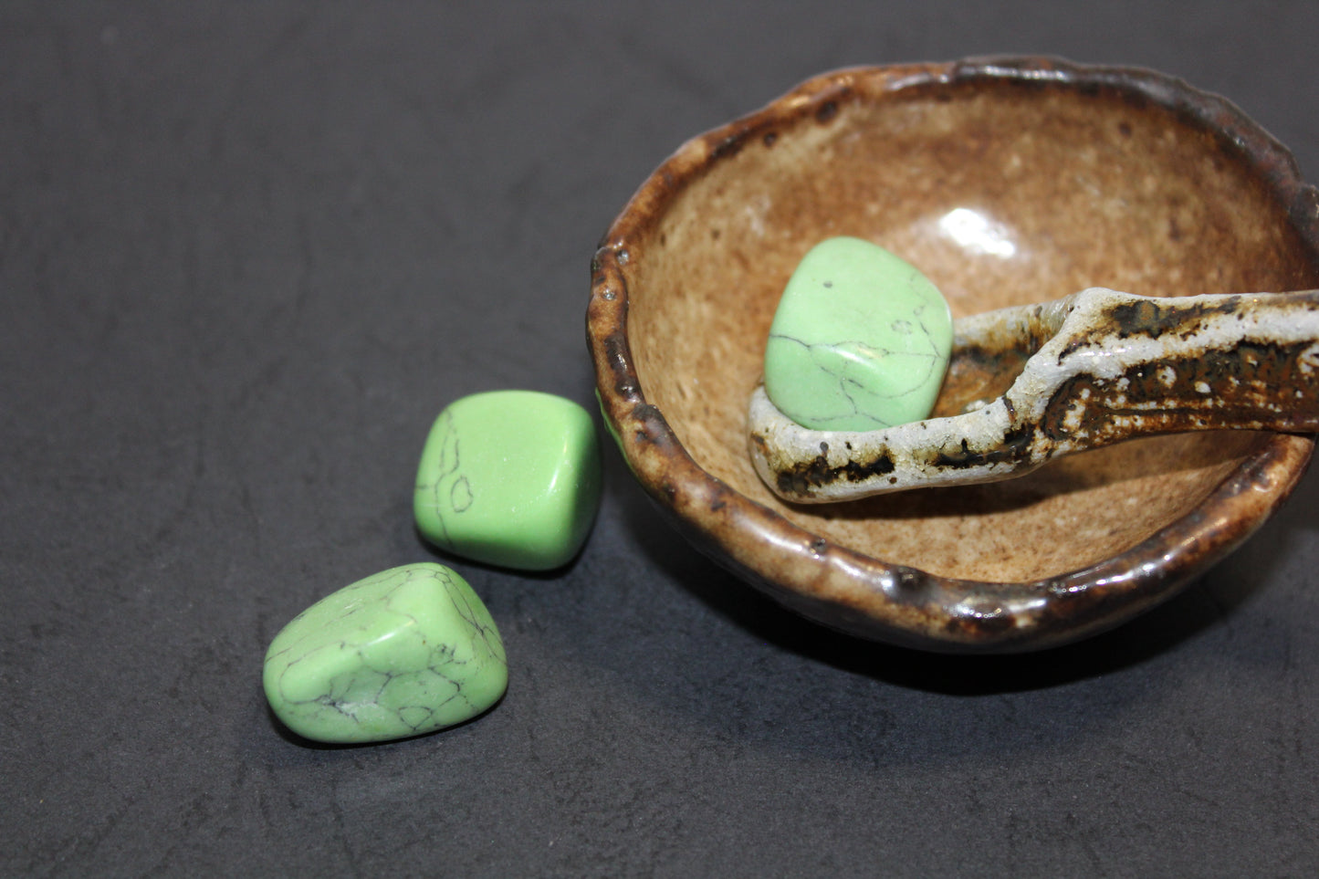 Tumbled - Green Howlite (light) - sml