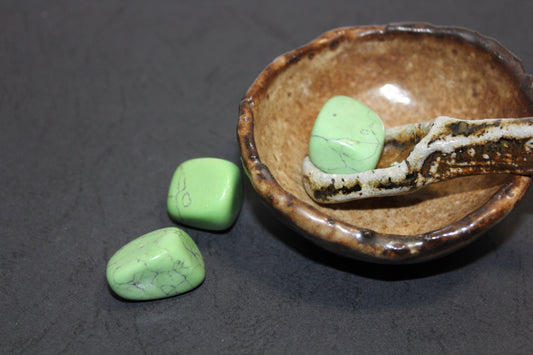 Tumbled - Green Howlite (light) - sml
