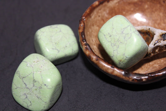 Tumbled - Green Howlite (light) - xlge