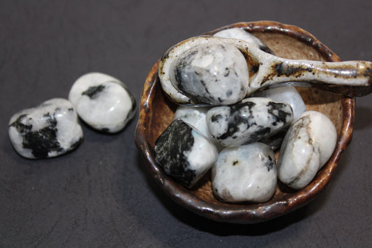 Tumbled - Moonstone - med