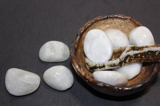 Tumbled - Moonstone - A+ - lge