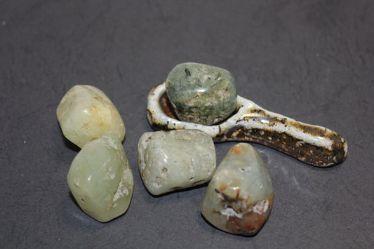 Tumbled - Prehnite - lge