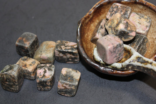 Tumbled - Rhodonite - med
