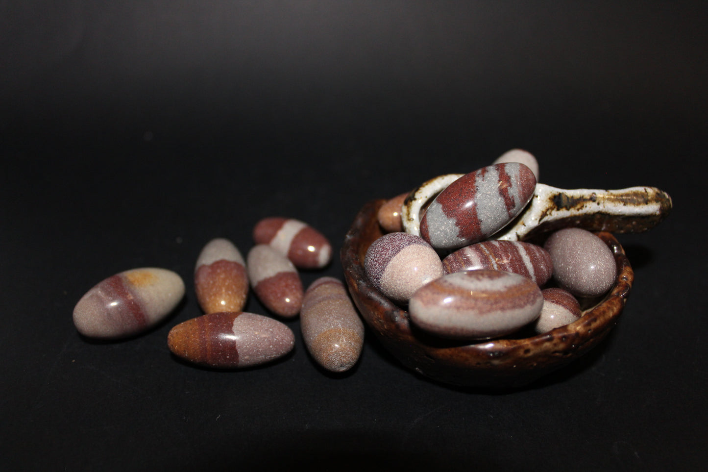 Carved - Egg - Shiva Lingham (polished) - xsml