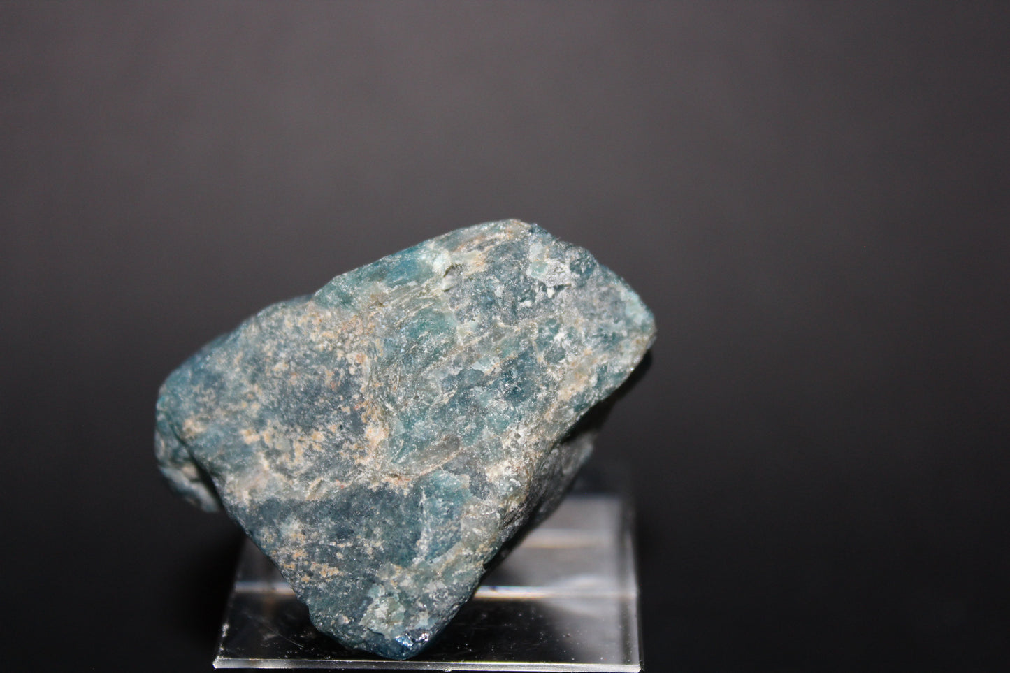 Raw - Apatite - med