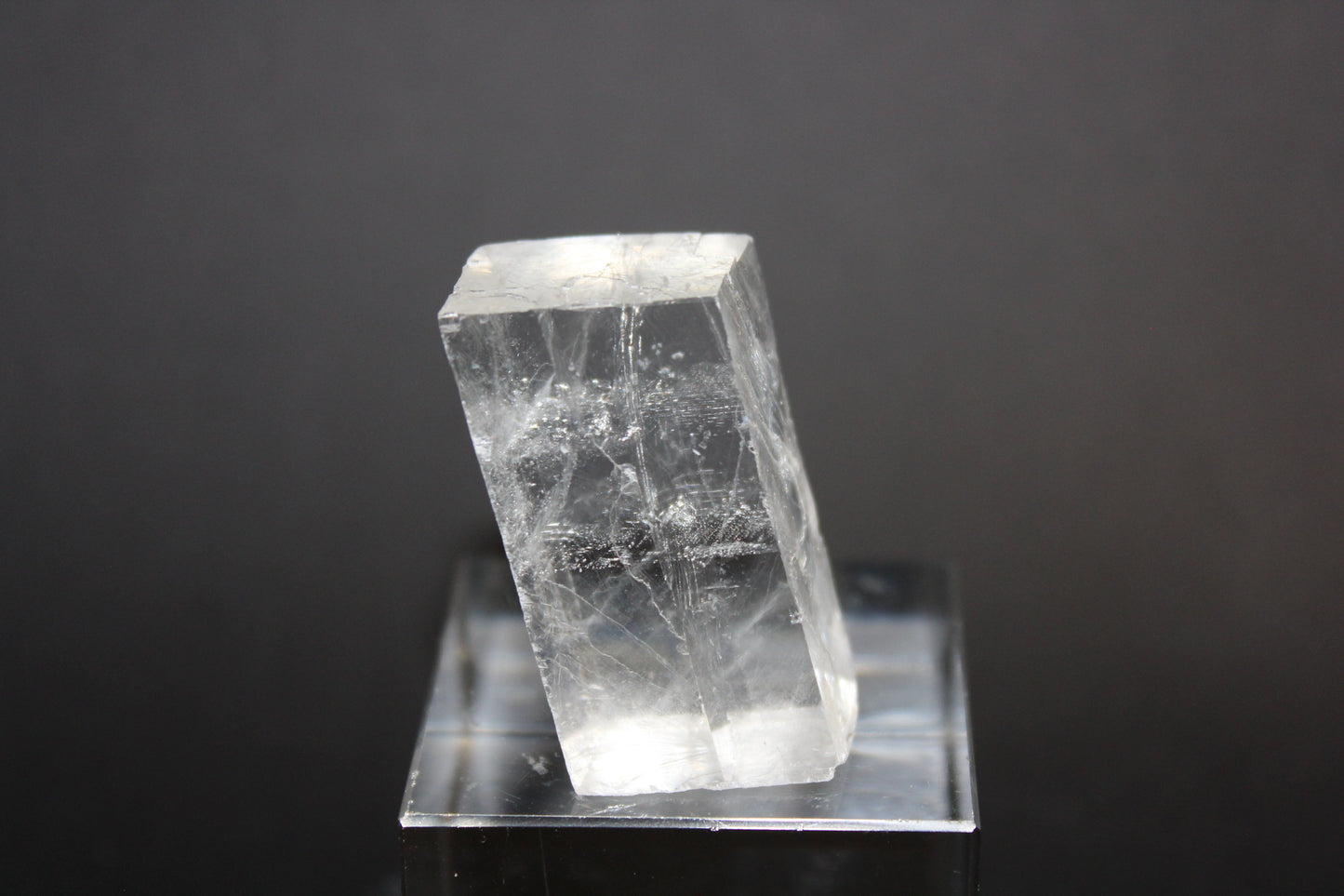Raw - Calcite (Optical - Rhomboid) - sml