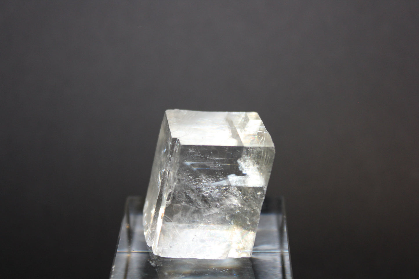 Raw - Calcite (Optical - Rhomboid) - sml