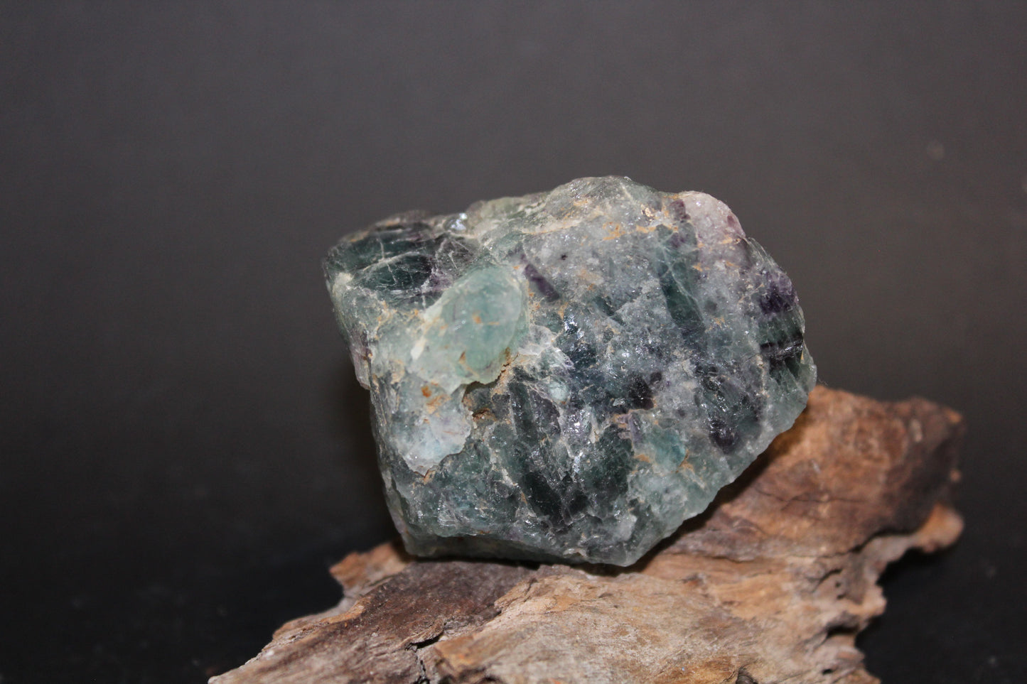 Raw - Fluorite - Rainbow - med