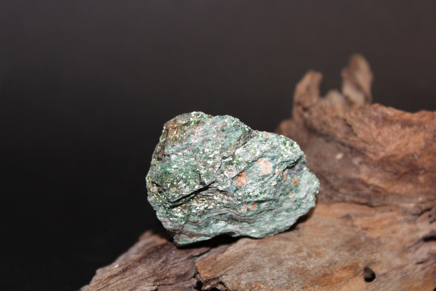 Raw - Fuchsite (with mica) - sml