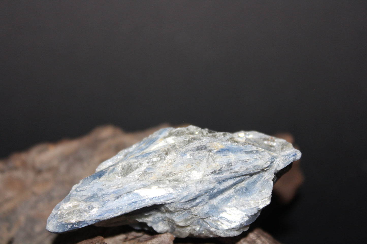 Raw - Kyanite - Blue (crystalline with mica) - sml