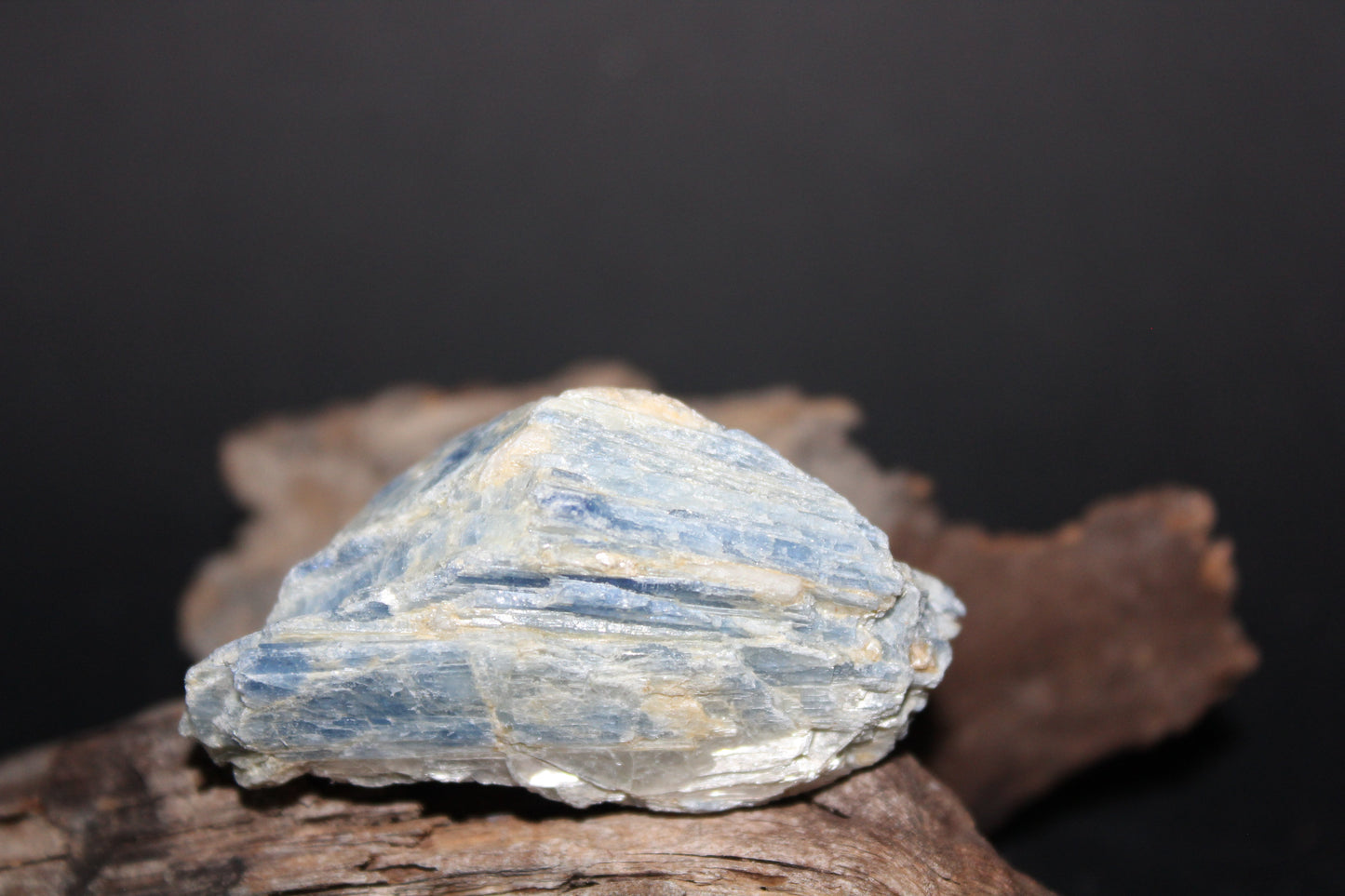 Raw - Kyanite - Blue (crystalline with mica) - sml