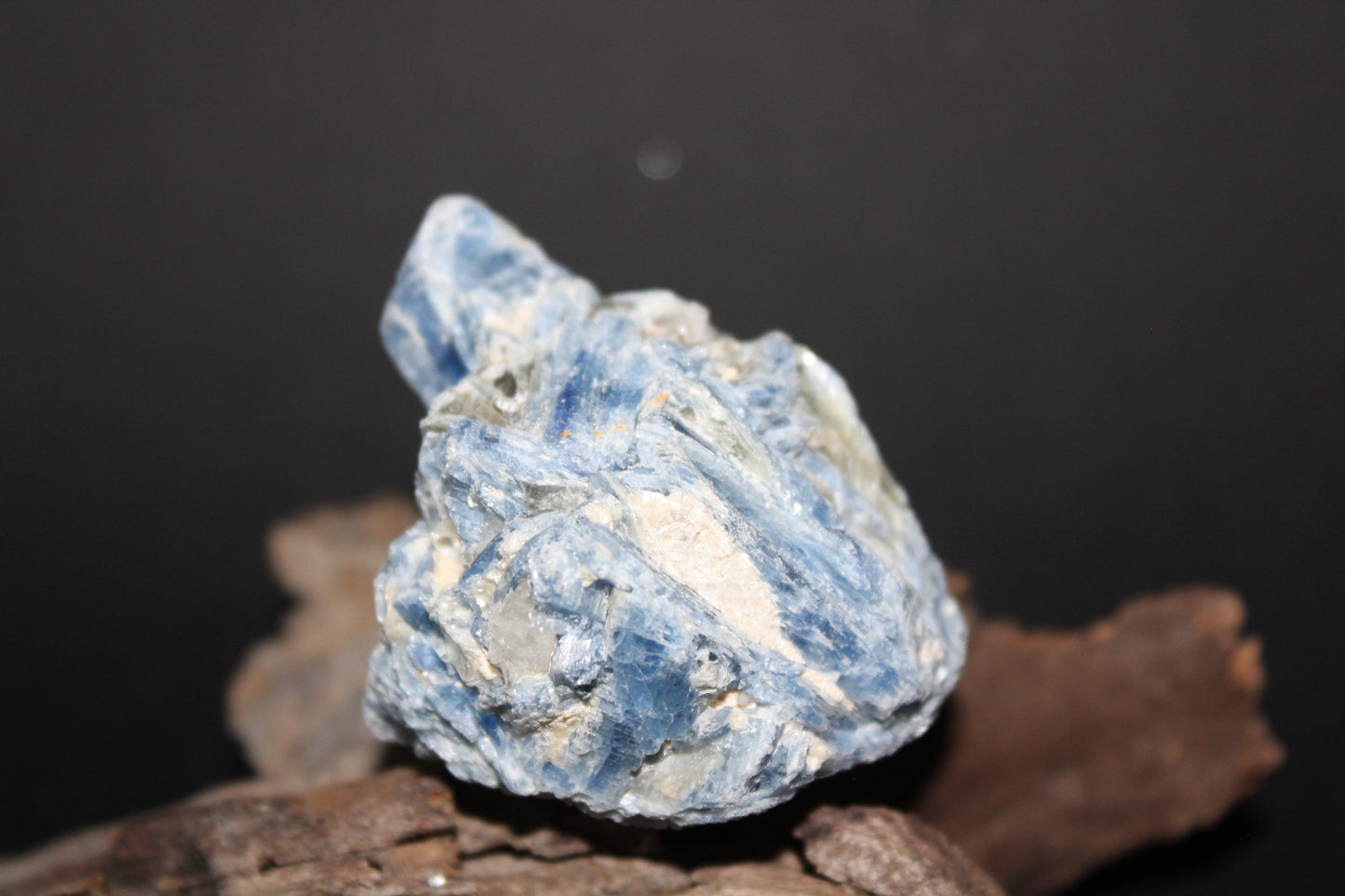 Raw - Kyanite - Blue (crystalline with mica) - med