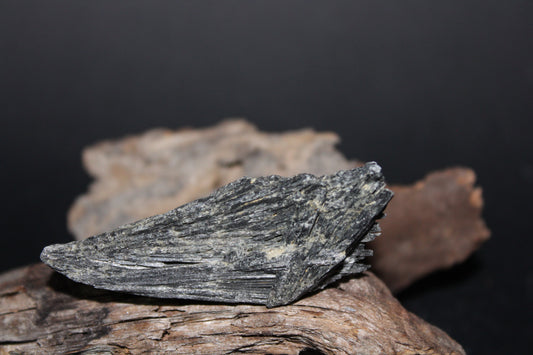 Raw - Black Kyanite - sml