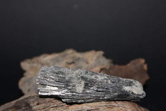 Raw - Black Kyanite - sml