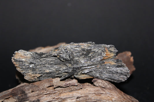 Raw - Black Kyanite - sml