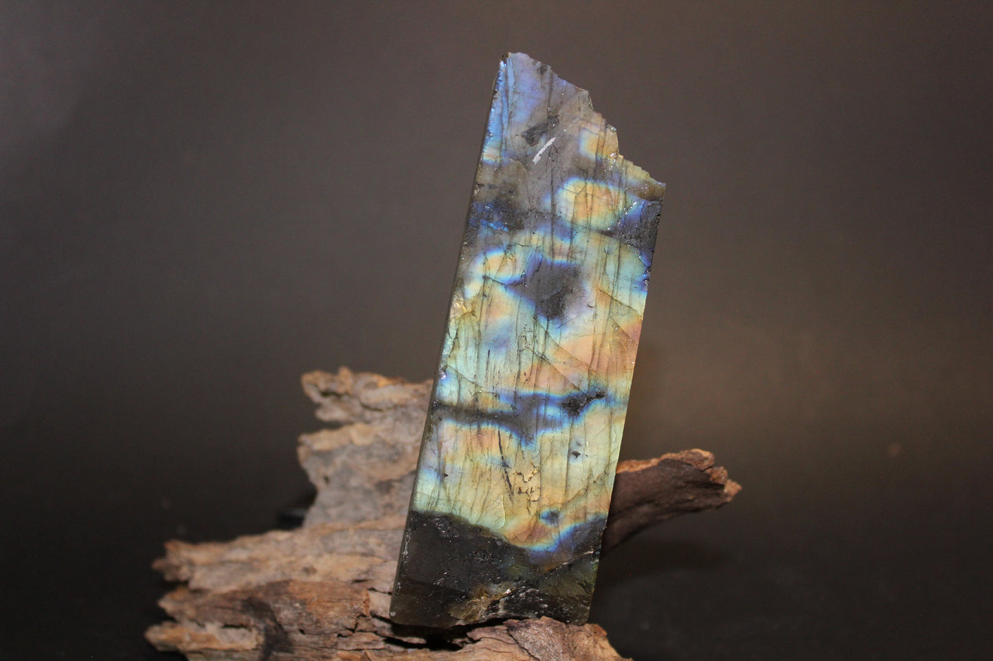 Slice - Labradorite (raw) - med