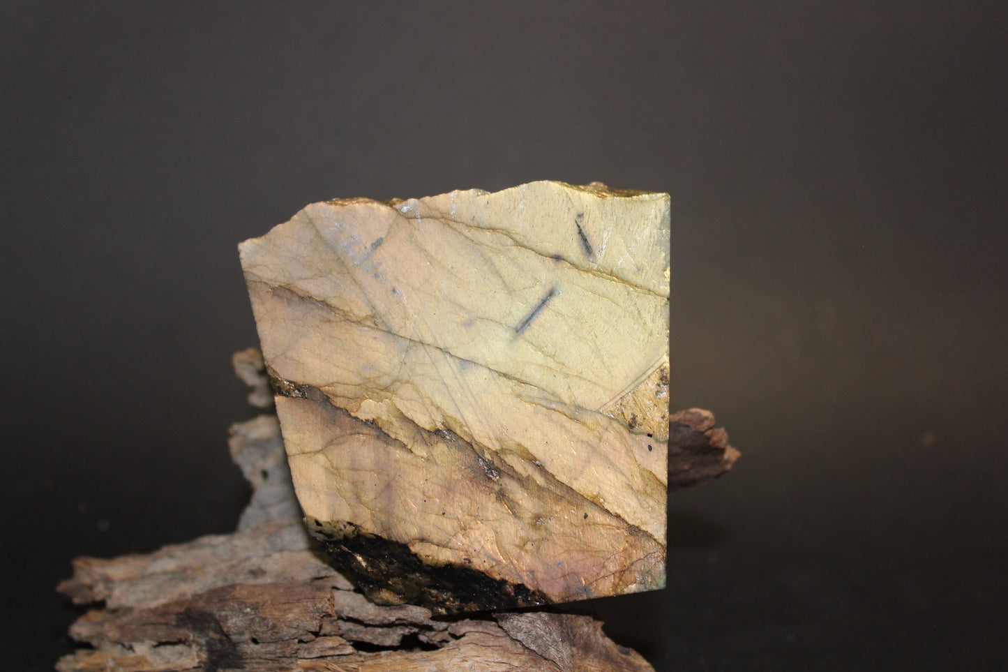 Slice - Labradorite (raw) - med