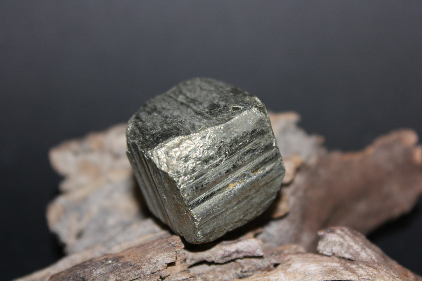 Raw - Pyrite (cube) - sml//med