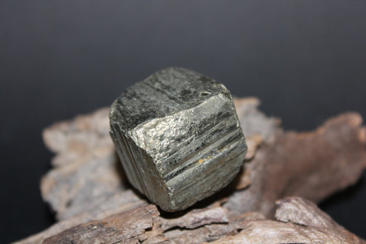 Raw - Pyrite (cube) - sml//med