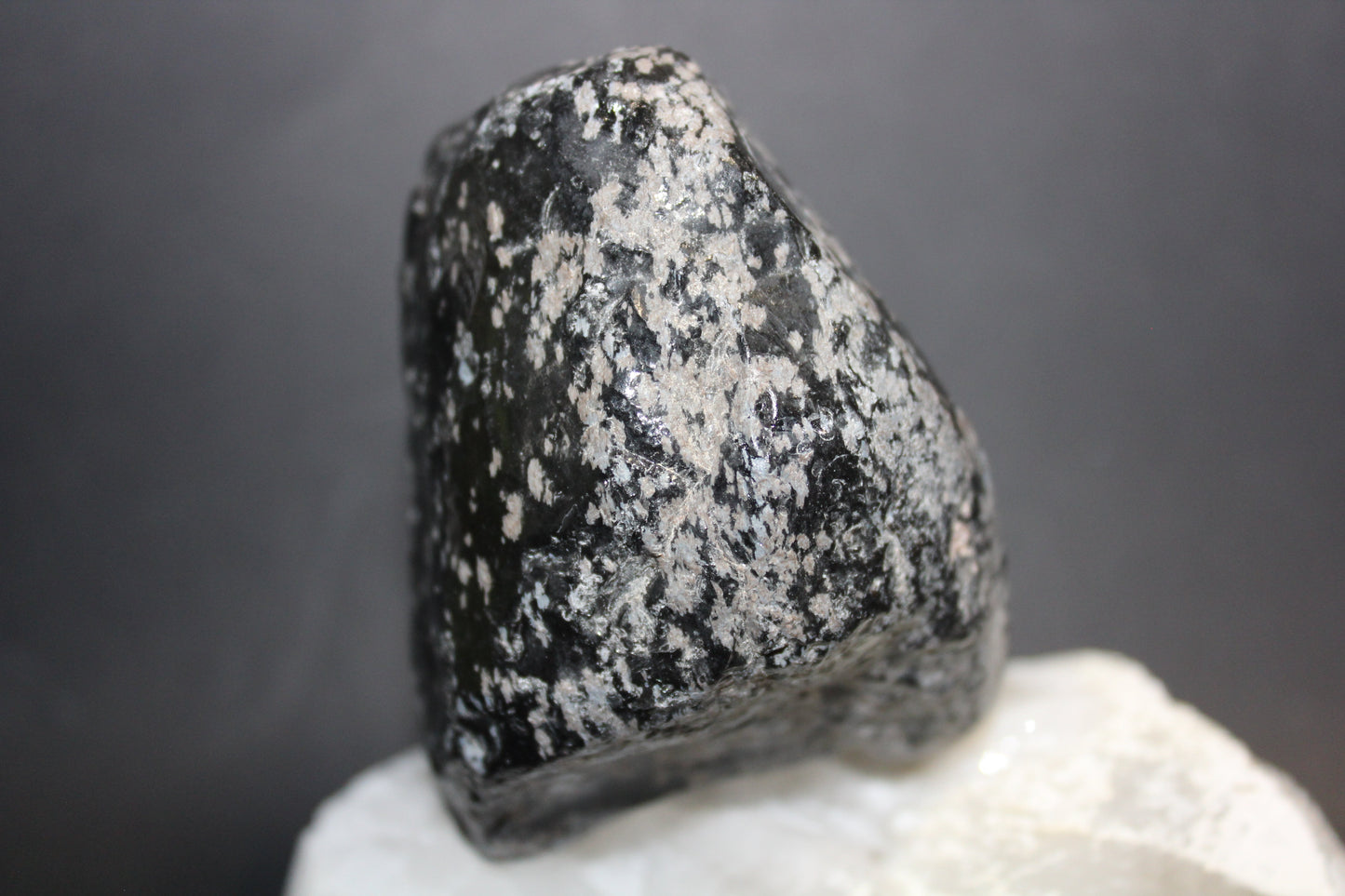 Raw - Snowflake Obsidian - med