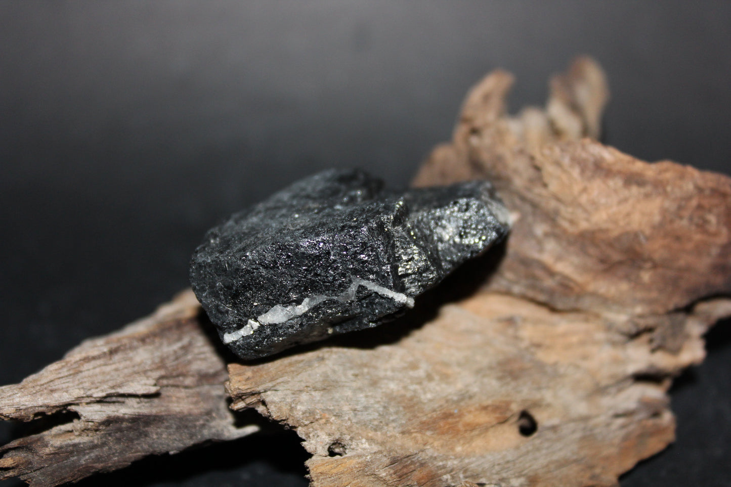 Raw - Tourmaline - Black - sml