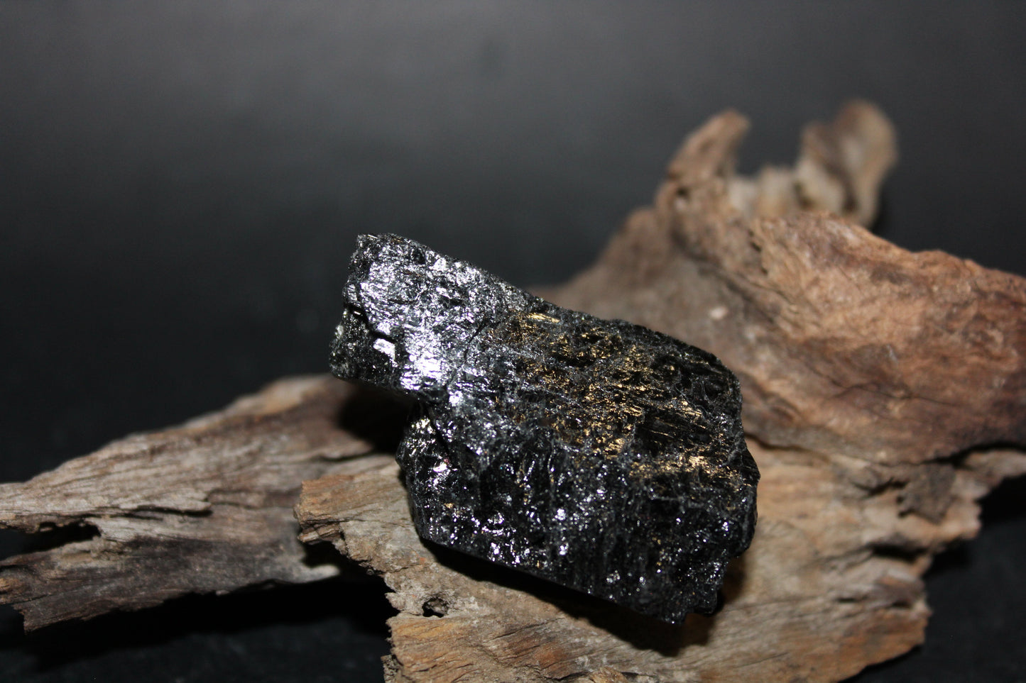 Raw - Tourmaline - Black - sml
