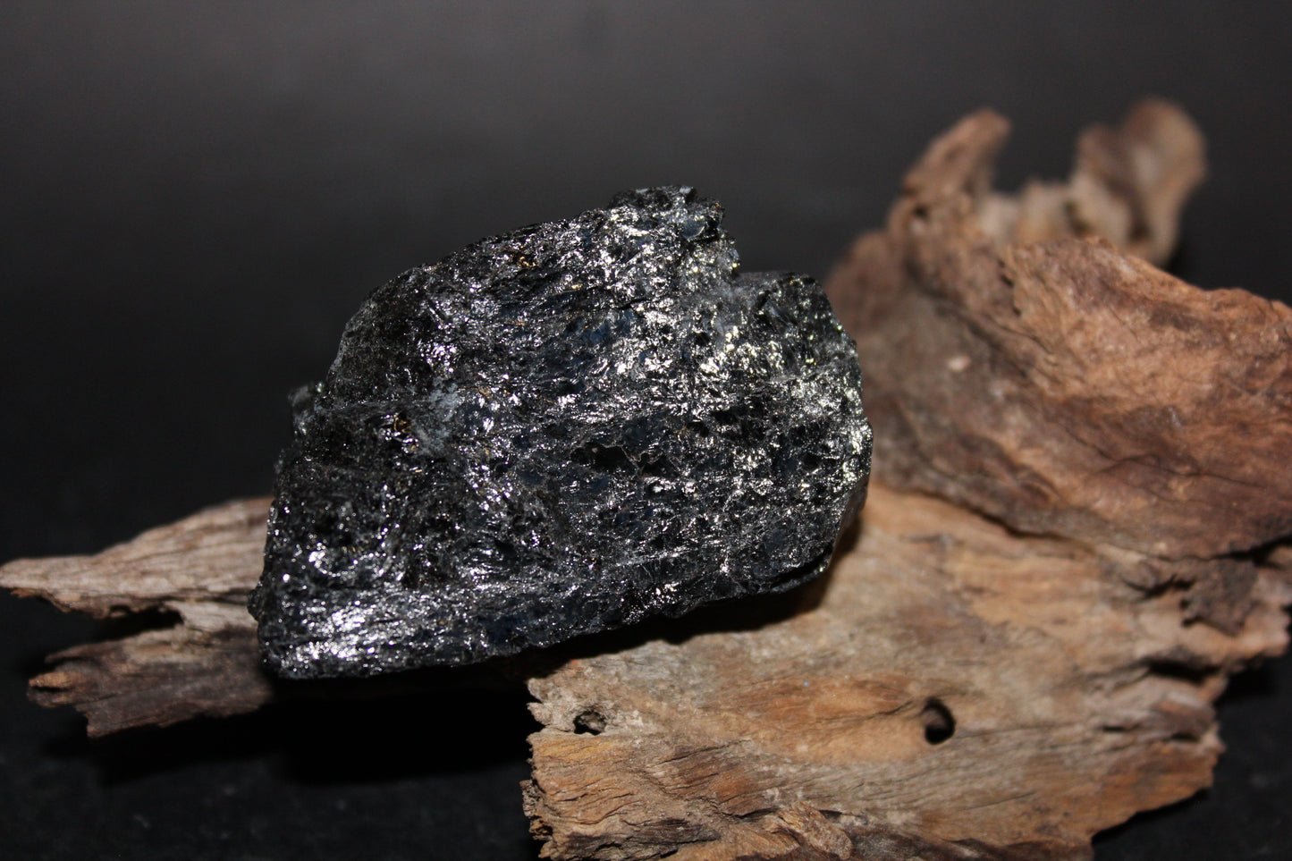 Raw - Tourmaline - Black - sml