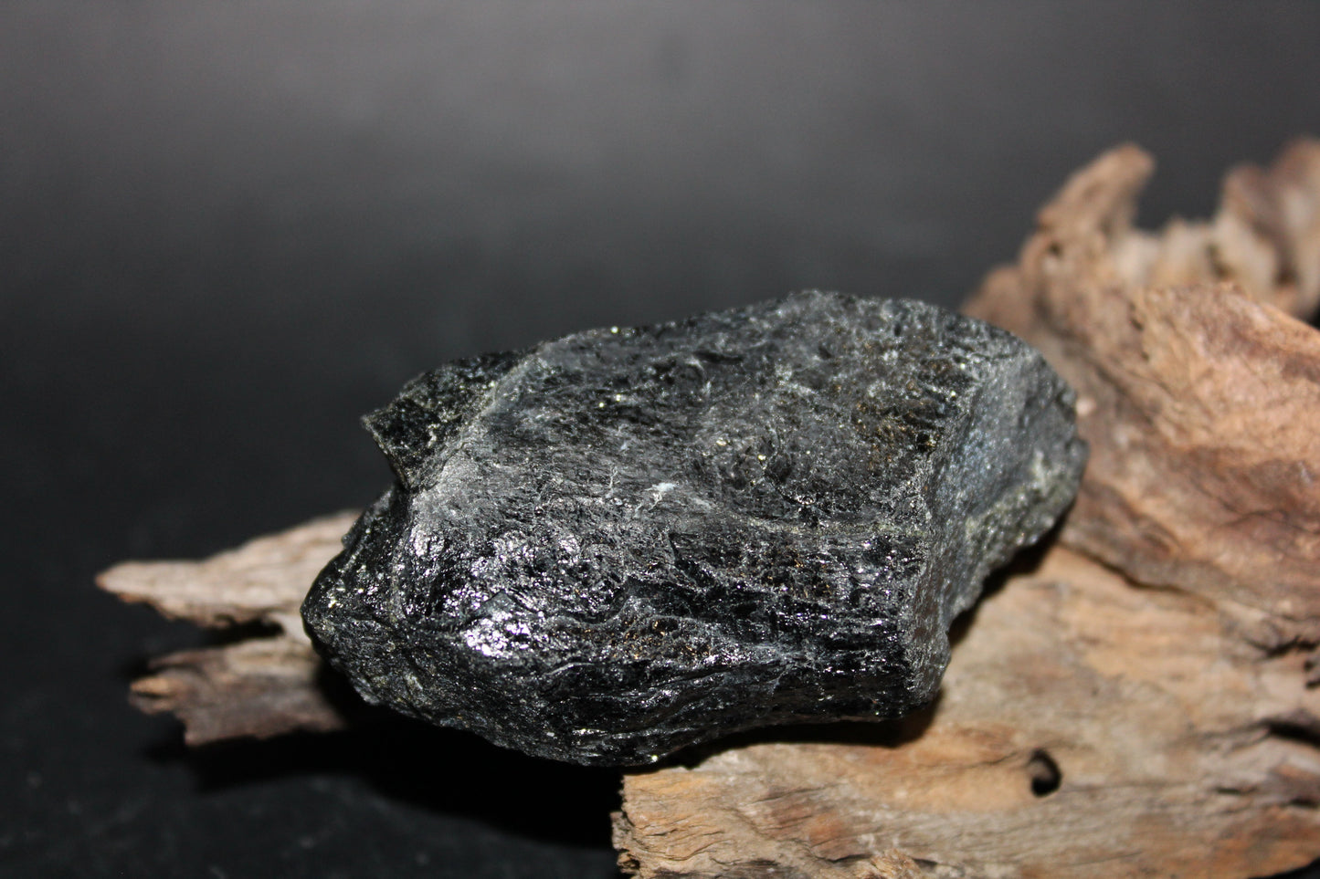 Raw - Tourmaline - Black - sml