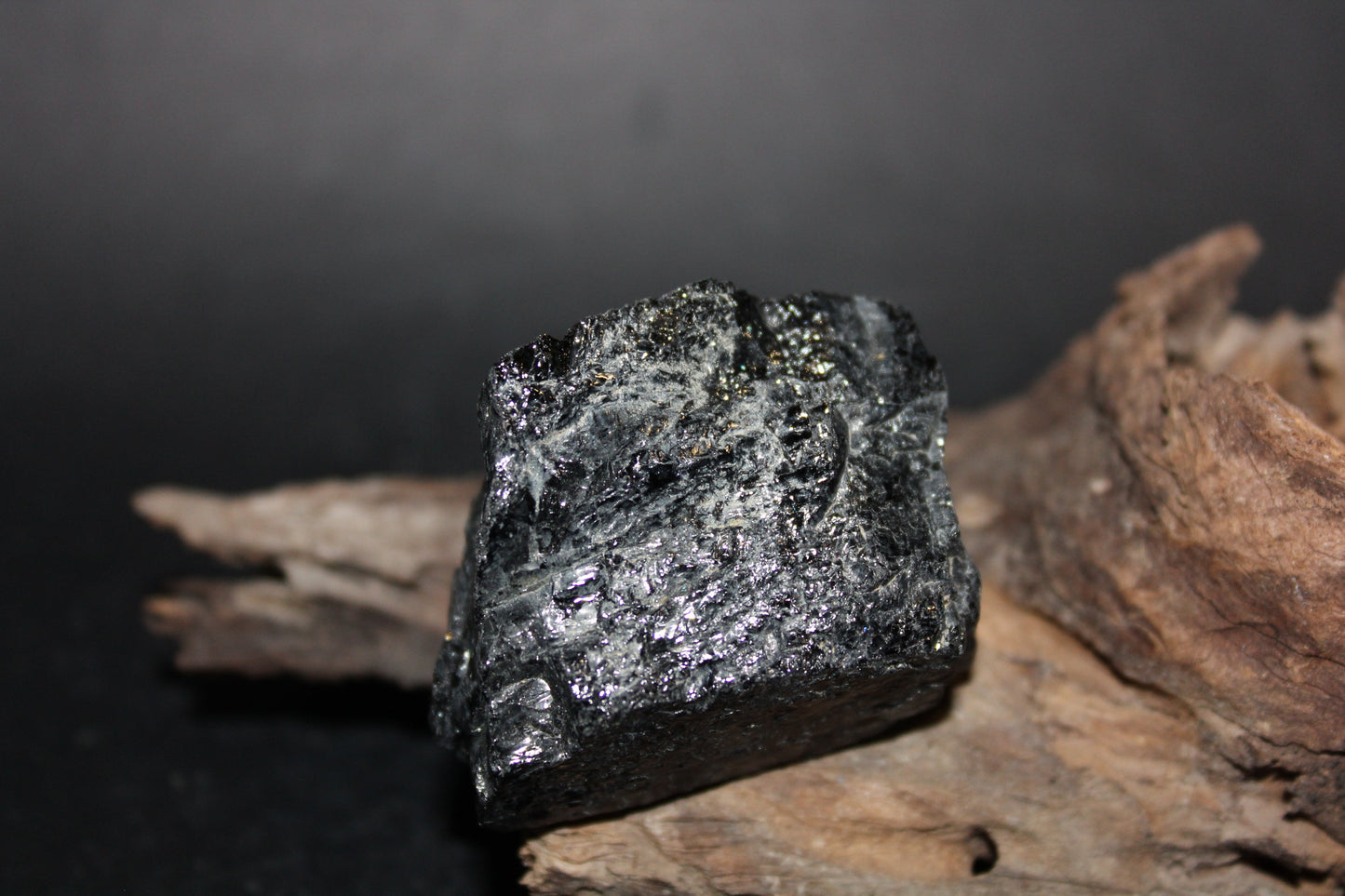 Raw - Tourmaline - Black - sml