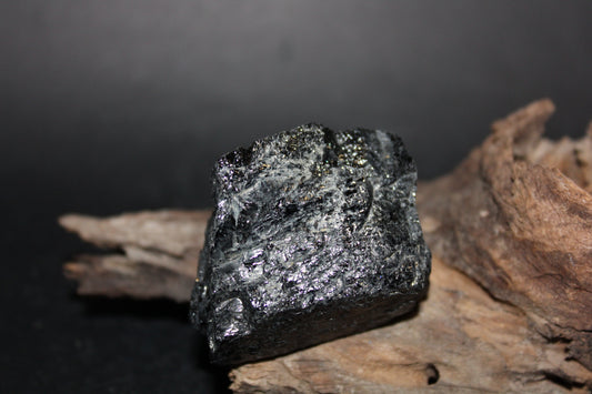Raw - Tourmaline - Black - sml