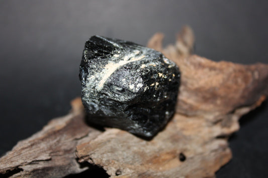 Raw - Tourmaline - Black - sml