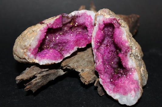 Geode - Clear Quartz (Pink - dyed) - sml