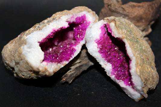 Geode - Clear Quartz (Pink - dyed) - med