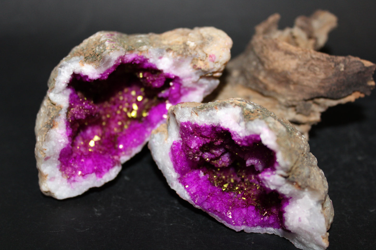 Geode - Clear Quartz (Pink/Gold - dyed) - med