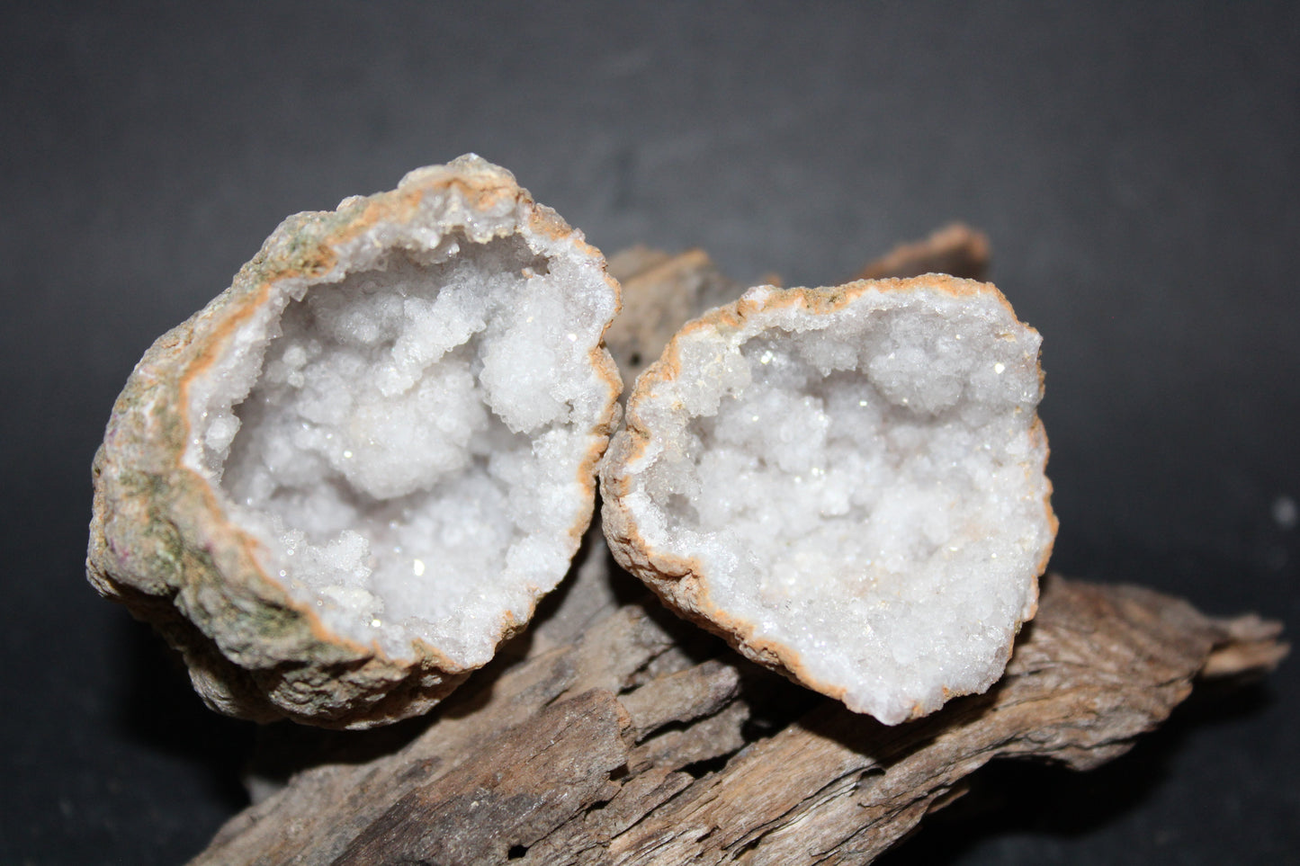 Geode - Clear Quartz - full geode - sml