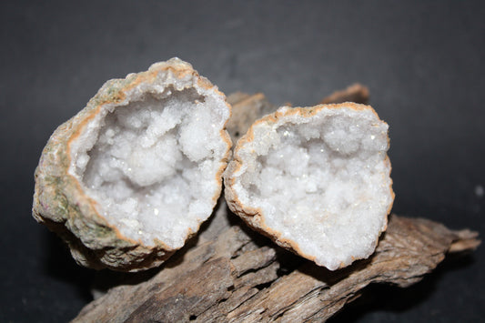 Geode - Clear Quartz - full geode - sml