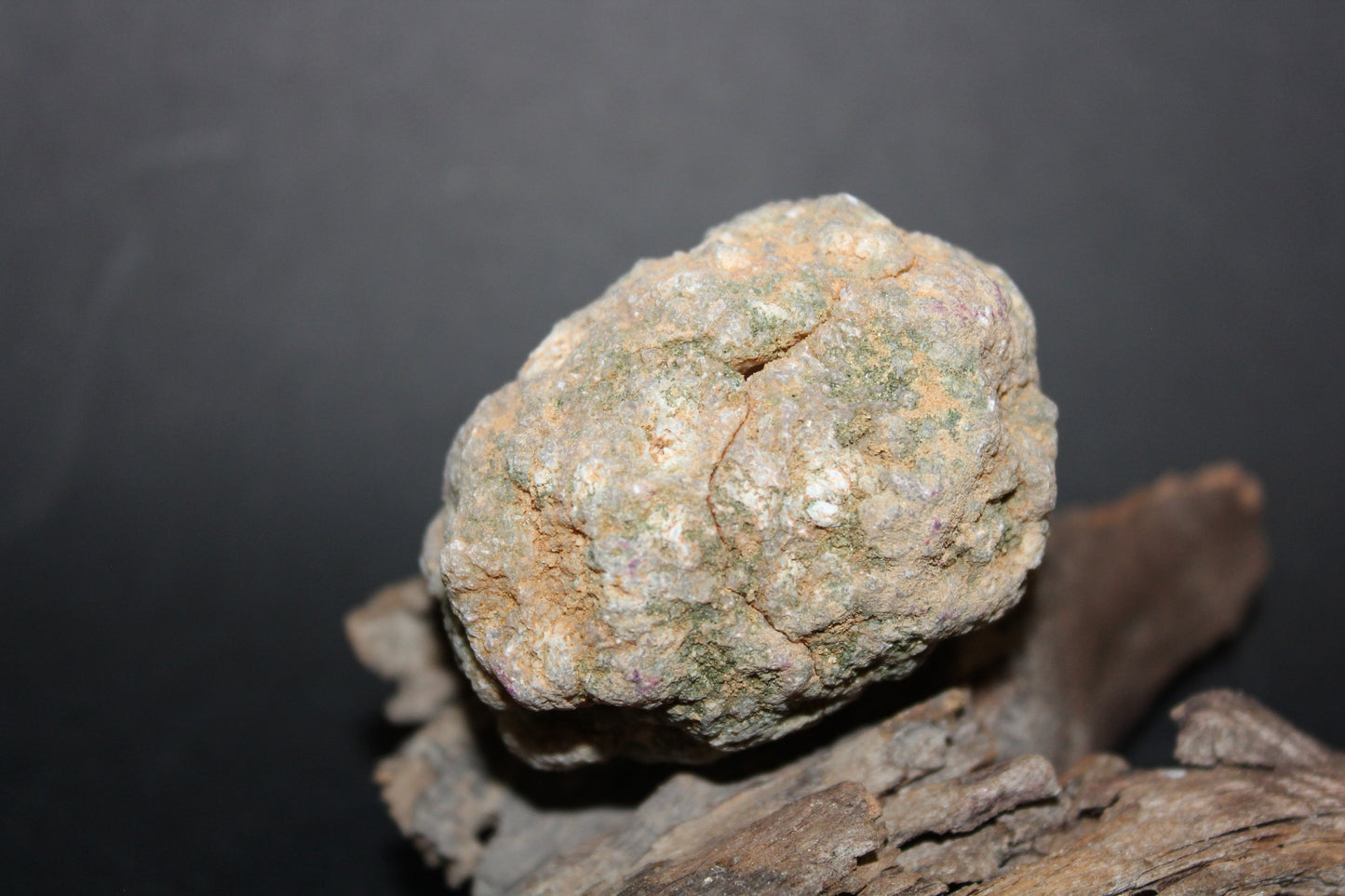 Geode - Clear Quartz - full geode - sml