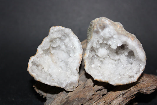 Geode - Clear Quartz - full geode - sml