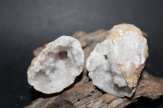 Geode - Clear Quartz - full geode - sml
